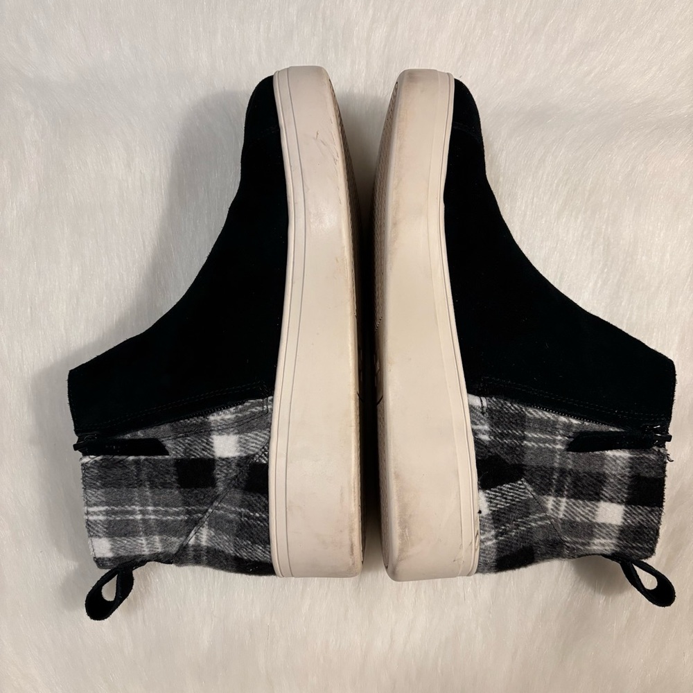 TOMS Jamie Black Plaid Slip-On Sneaker - Picture 7 of 11